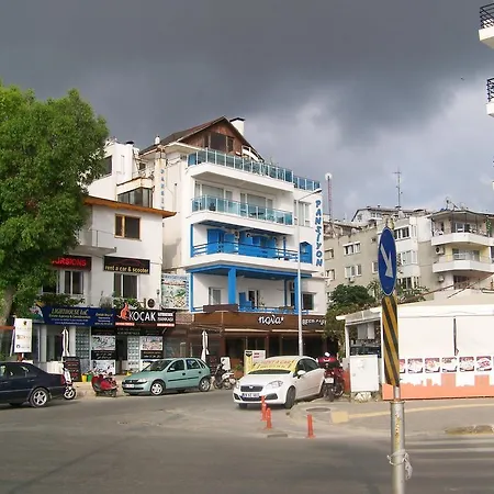 Kusadasi Guest House 2* קוסדסי