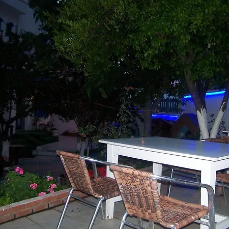 Kusadasi Guest House בית הארחה קוסדסי